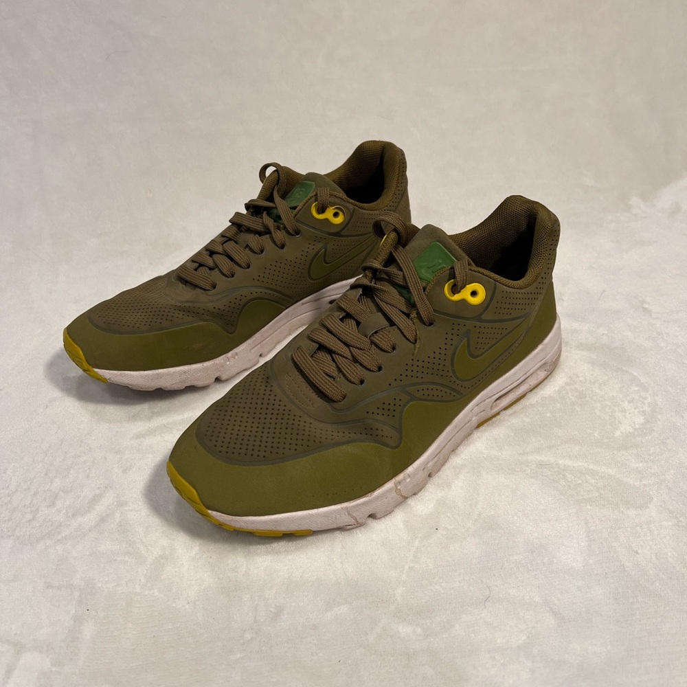 Green Nike Air Running Shoes